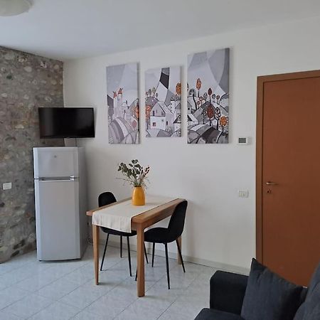 Appartamento Anna Lungo Fiume - Lago Maggiore Sesto Calende Eksteriør billede
