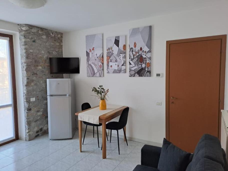 Appartamento Anna Lungo Fiume - Lago Maggiore Sesto Calende Eksteriør billede